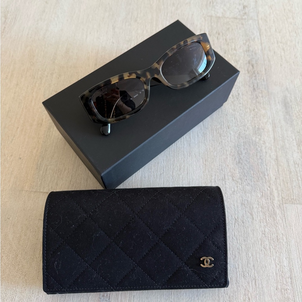 Chanel rectangular sunglasses - Picture 3 of 9